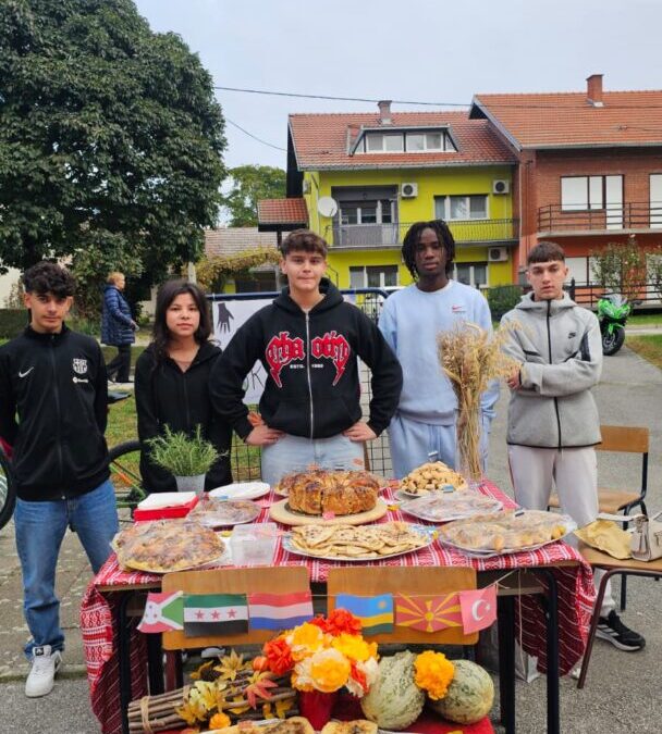 Internacionalni štand na manifestaciji Dan zahvalnosti za plodove zemlje