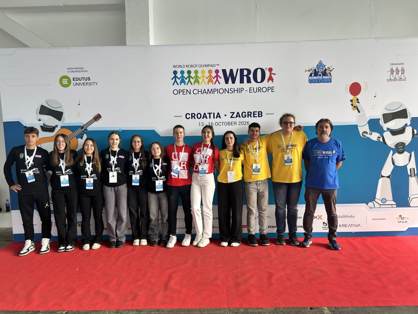 Učenici i volonteri Srednje škole Tina Ujevića Kutina na WRO prvenstvu
